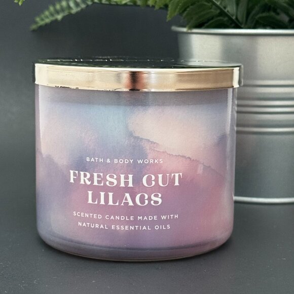 BBW Fresh Cut Lilacs Bath & Body Works 3 Wick Candle - Picture 1 of 10